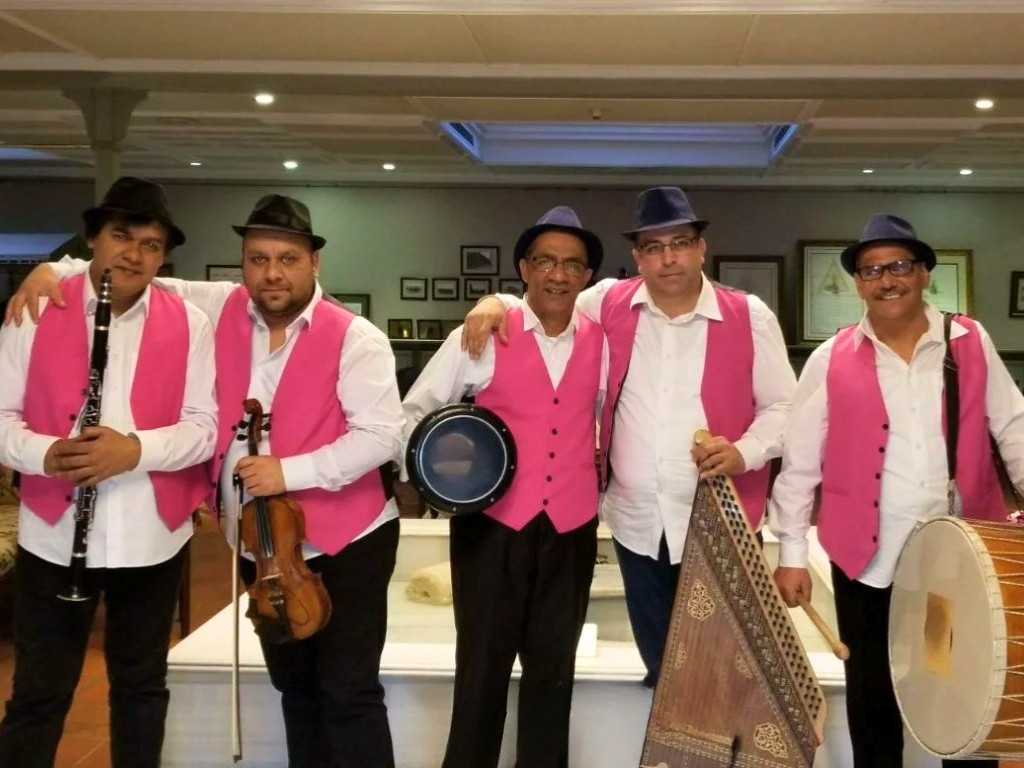 AHIRKAPI ROMAN ORKESTRASI